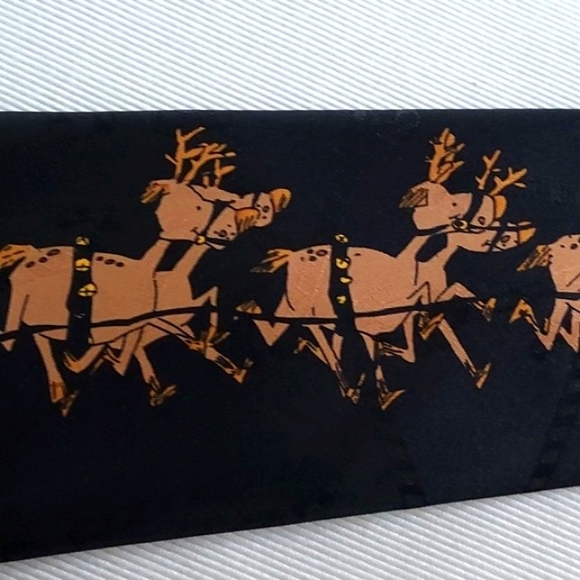 HALLMARK Novelties Men's Holiday Tie Santa In Sleigh With Reindeer - Picture 5 of 12
